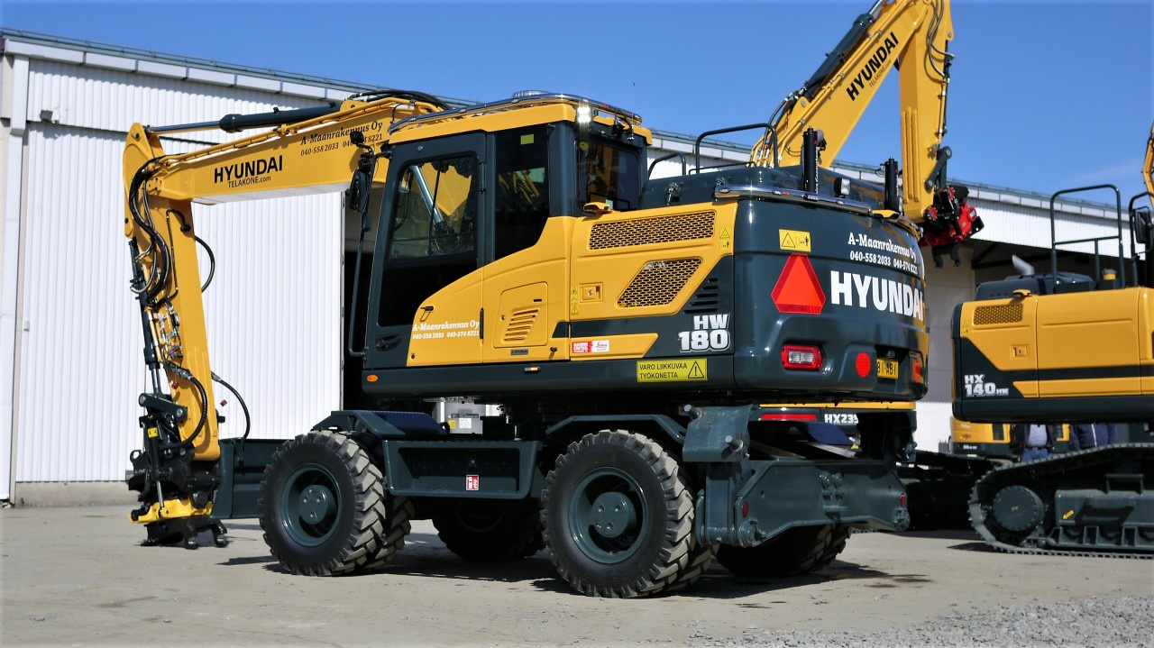 Lisävaloteline taakse / peräpuntin päälle Hyundai HX140/ HX160/ HX180