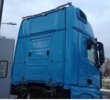 Kuvassa Työvaloteline MB Actros GigaSpace