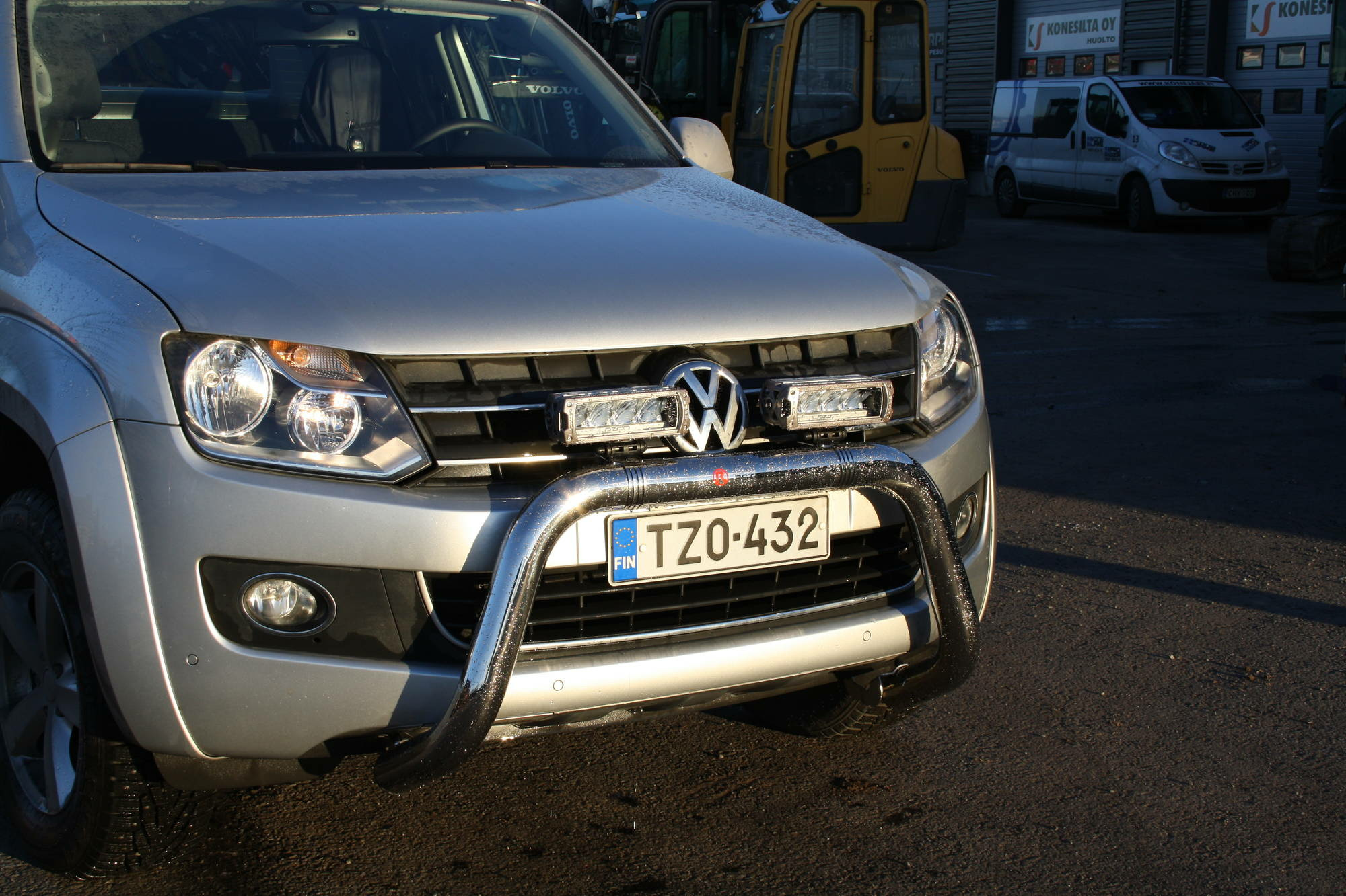 Kuvassa Lisävaloteline Superbar, VW Amarok Highline 2010-/ 2016-