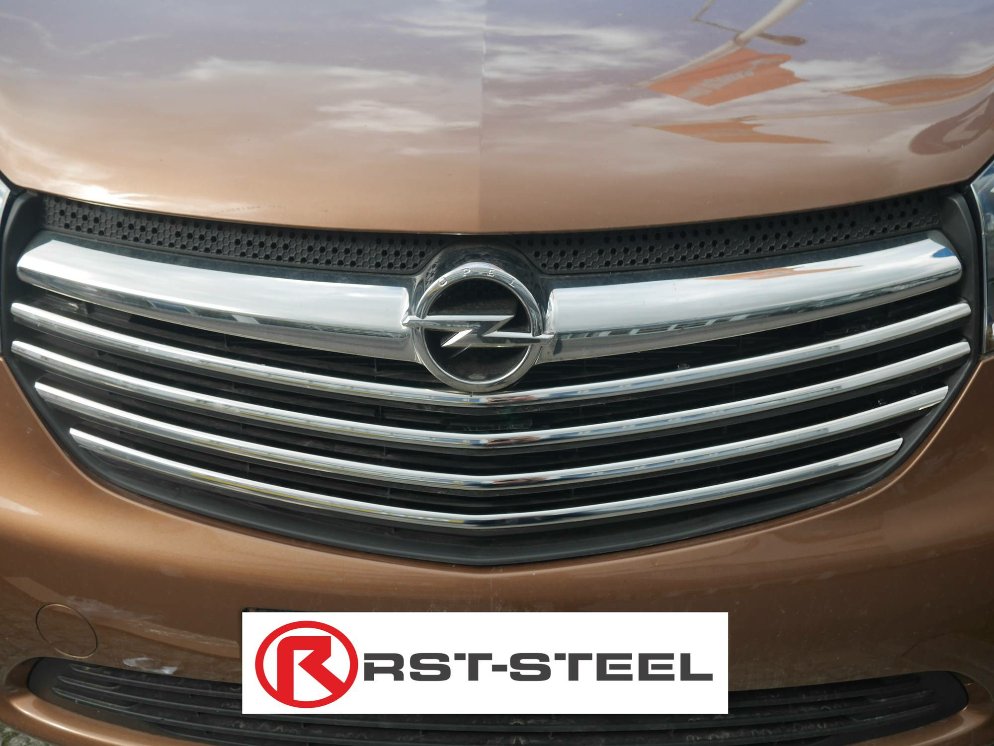 Maskin kromisarja Opel Vivaro 2014-