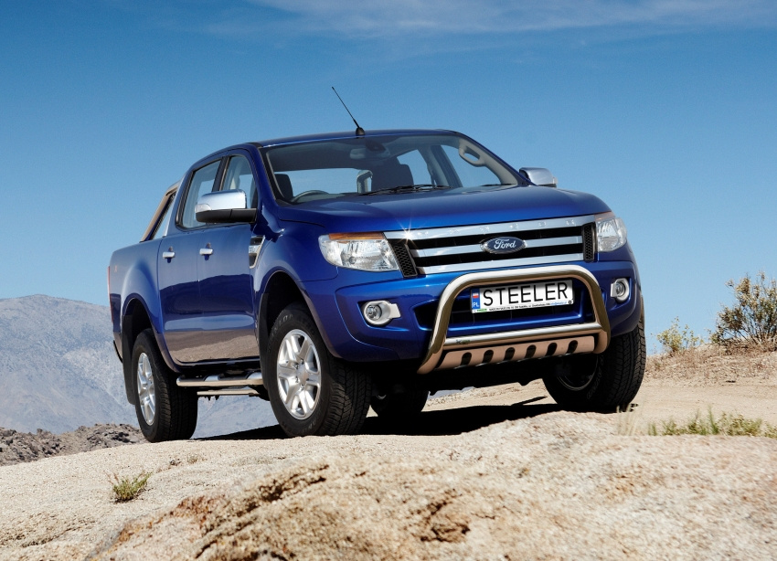 Kuvassa Lisävaloteline Alleajosuojalla EU, Ford Ranger 2012-