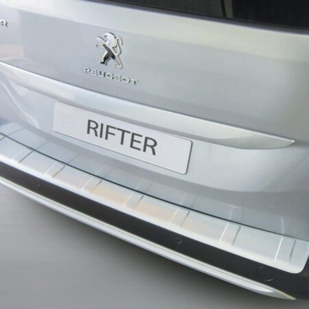 Kuvassa RGM takapuskurin suoja Toyota Proace 2020-