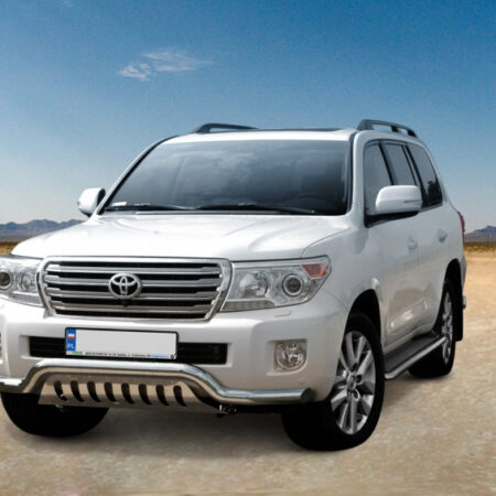 Kuvassa Etupuskurin suojaraudat Toyota Land Cruiser V8, 2012-2016