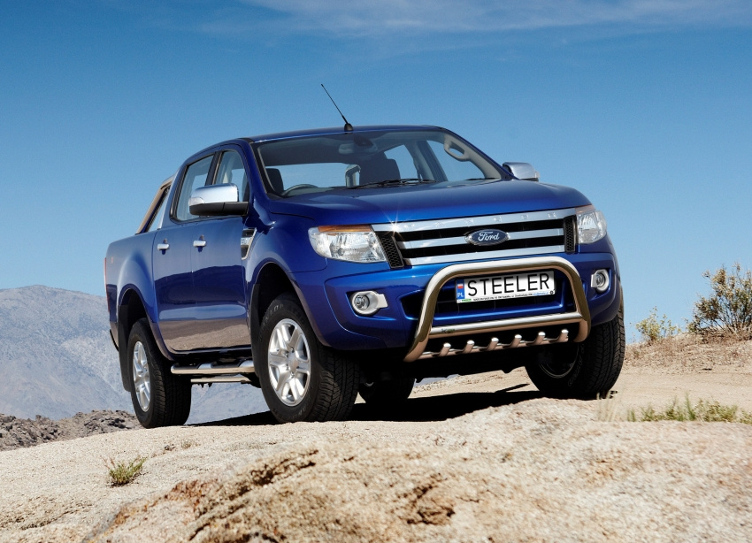 Kuvassa Lisävaloteline Koristeputkilla, Ford Ranger 2012- 2018