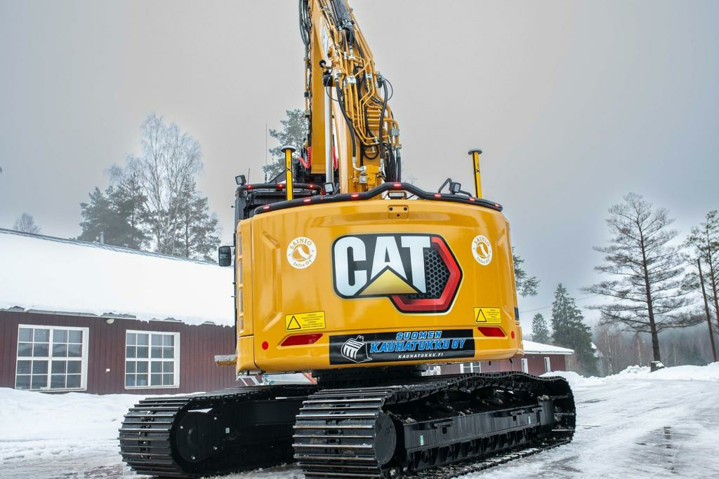 Kuvassa Valoteline taakse / peräpuntin päälle Caterpillar 325