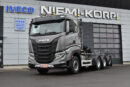 Kuvassa Lisävaloteline jatkoilla, Iveco AS S-WAY/ X-WAY 2019- matala ohj.