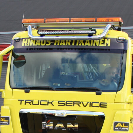 Kuvassa Lisävaloteline katolle MAN TGM/TGS