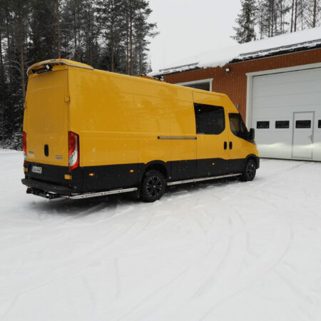 Kuvassa Takakulmaputket Iveco Daily 2014- pitkä akseliväli (LWB)