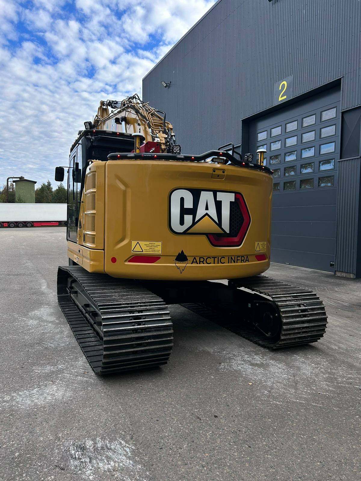 Valoteline taakse / peräpuntin päälle Caterpillar 325 - Image 2