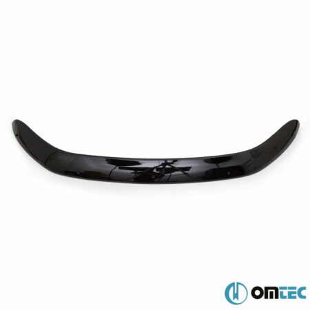 Kuvassa Tuuliohjain konepeltiin Ford Ranger 2011-2015