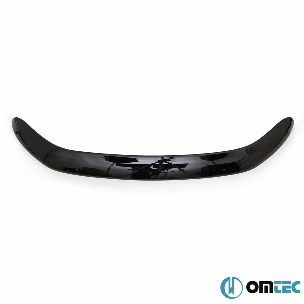 Kuvassa Tuuliohjain konepeltiin Ford Ranger 2011-2015