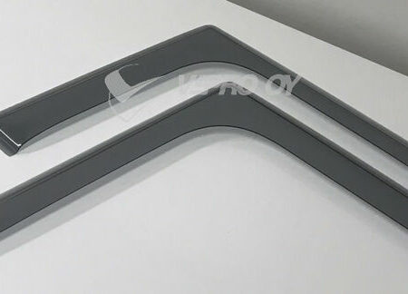 Kuvassa Ikkunavetosuojat Iveco Daily 2014-