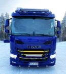 Kuvassa Lisävaloteline katolle DAF XD (iso kattospoileri) 2023-