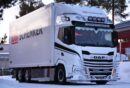 Kuvassa Lisävaloteline katolle DAF XF 2022-