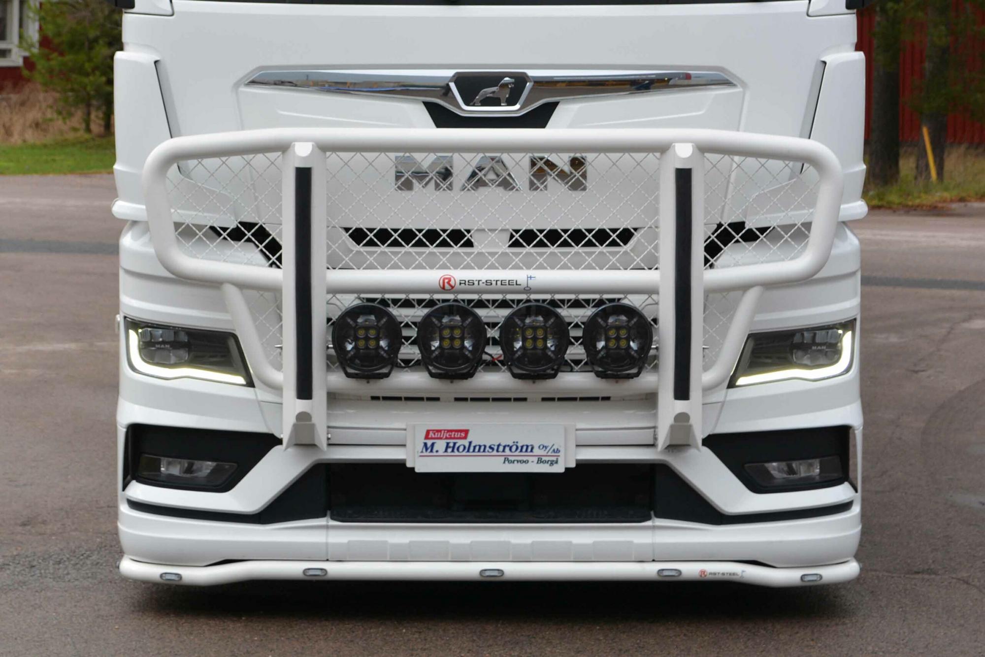 Kuvassa Karjapuskuri Dakar MAN TGX 2021-