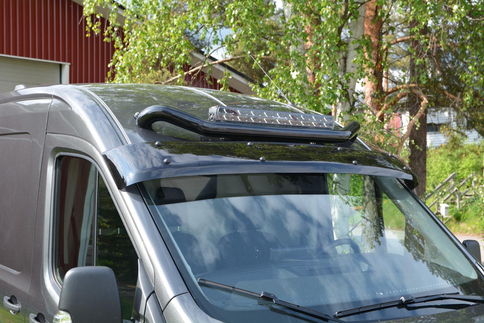 Kapeampi lisävaloteline katolle korkeakattoisiin pakettiautoihin Ø76mm