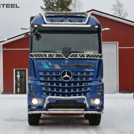 Kuvassa Lisävaloteline maskiin MB Arocs 2.3m/2.5m