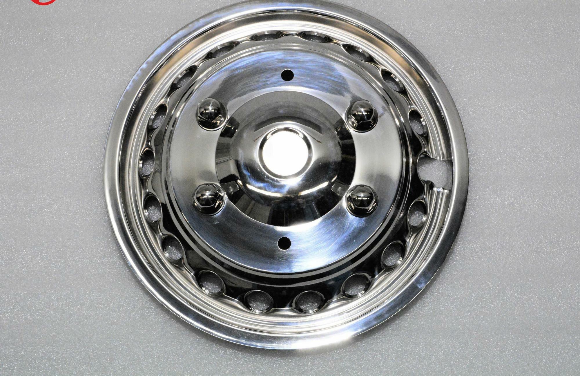 Kuvassa Koristekapselisarja MB Sprinter 2006-, 16"