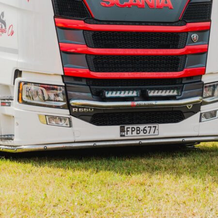 Kuvassa Lisävaloteline maskiin Scania NextGen 2017-