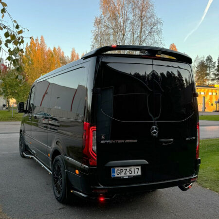 Kuvassa Takaspoileri MB Sprinter W907/W910