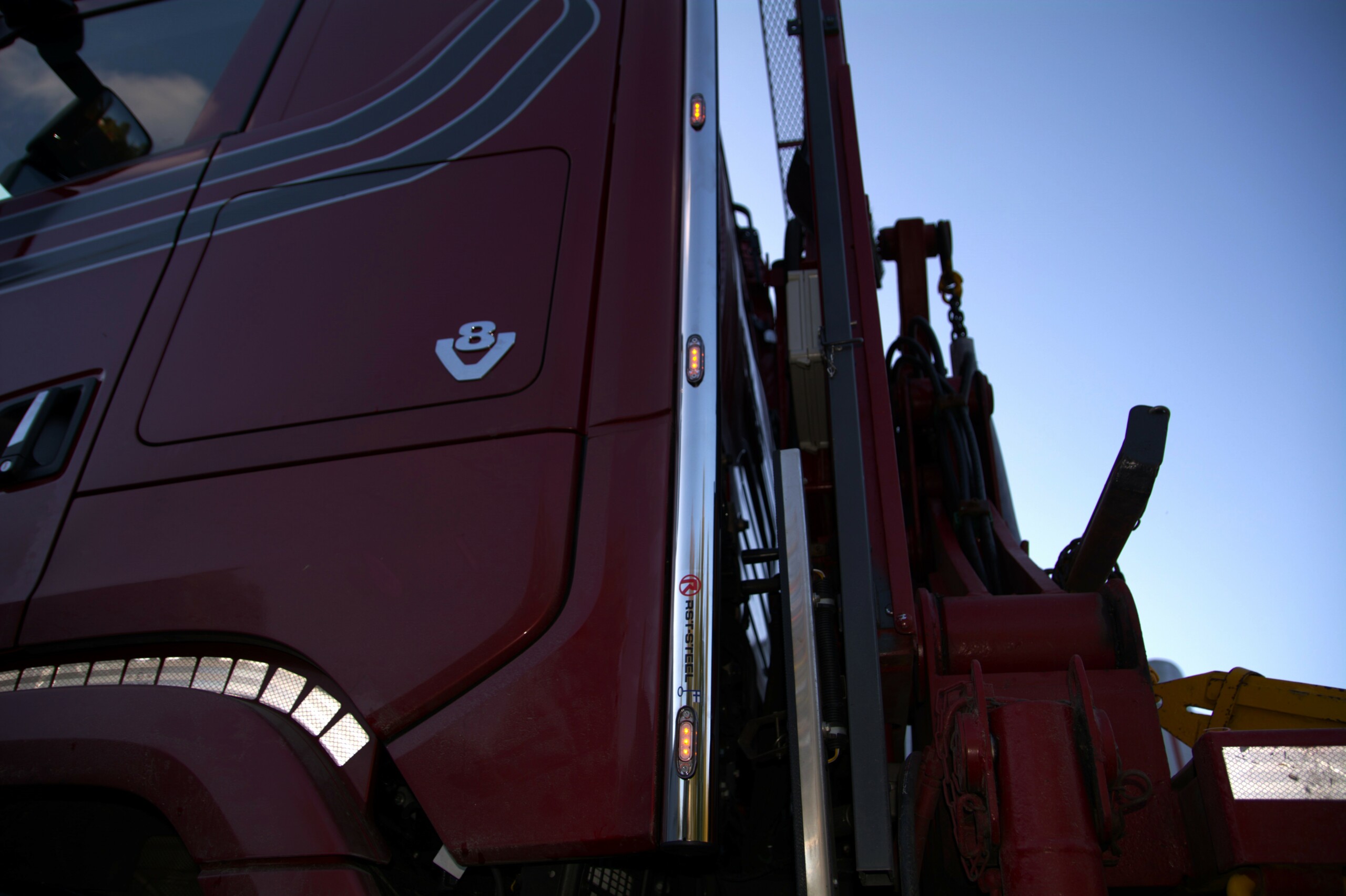 Koristeputket sivutuuliohjaimiin Scania NG S 2017-, CS20H-S12 - Image 2