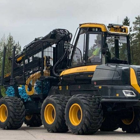 Kuvassa Valoteline katolle Ponsse Buffalo metsätyökoneisiin