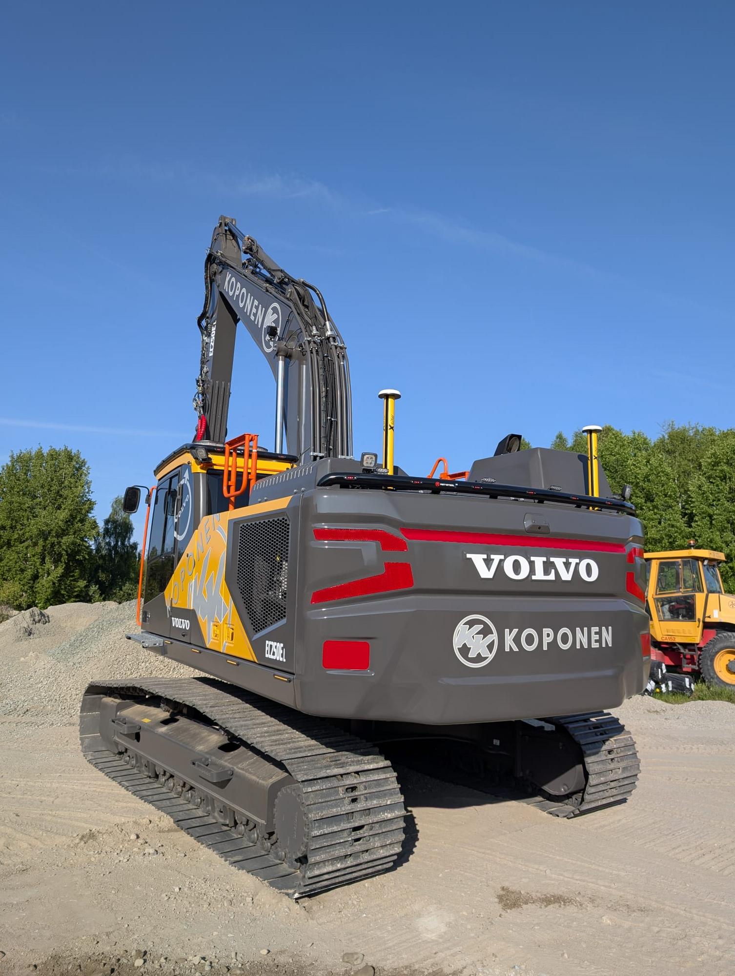 Valoteline taakse / peräpuntin päälle Volvo EC250EL 2021-