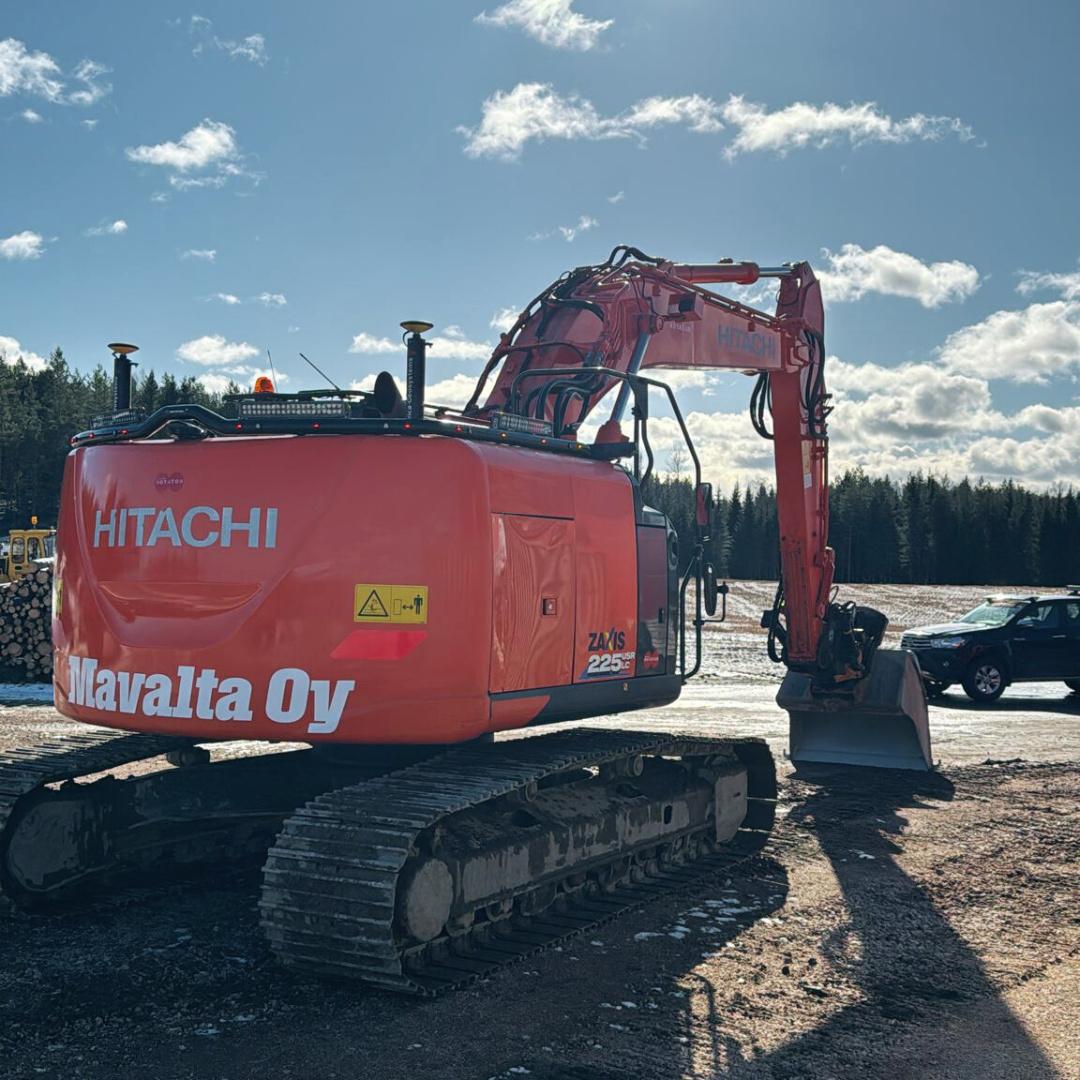 Valoteline taakse Hitachi 225USRLC-6 - Image 2