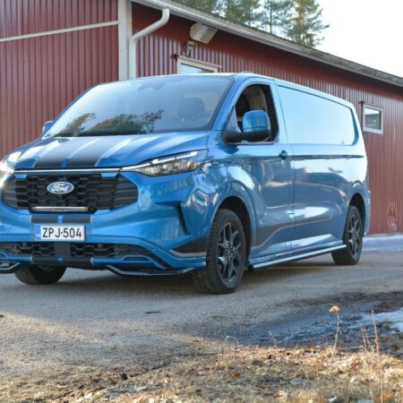 Kuvassa Kylkiputket Ford Transit Custom Sport 2023- (60mm)