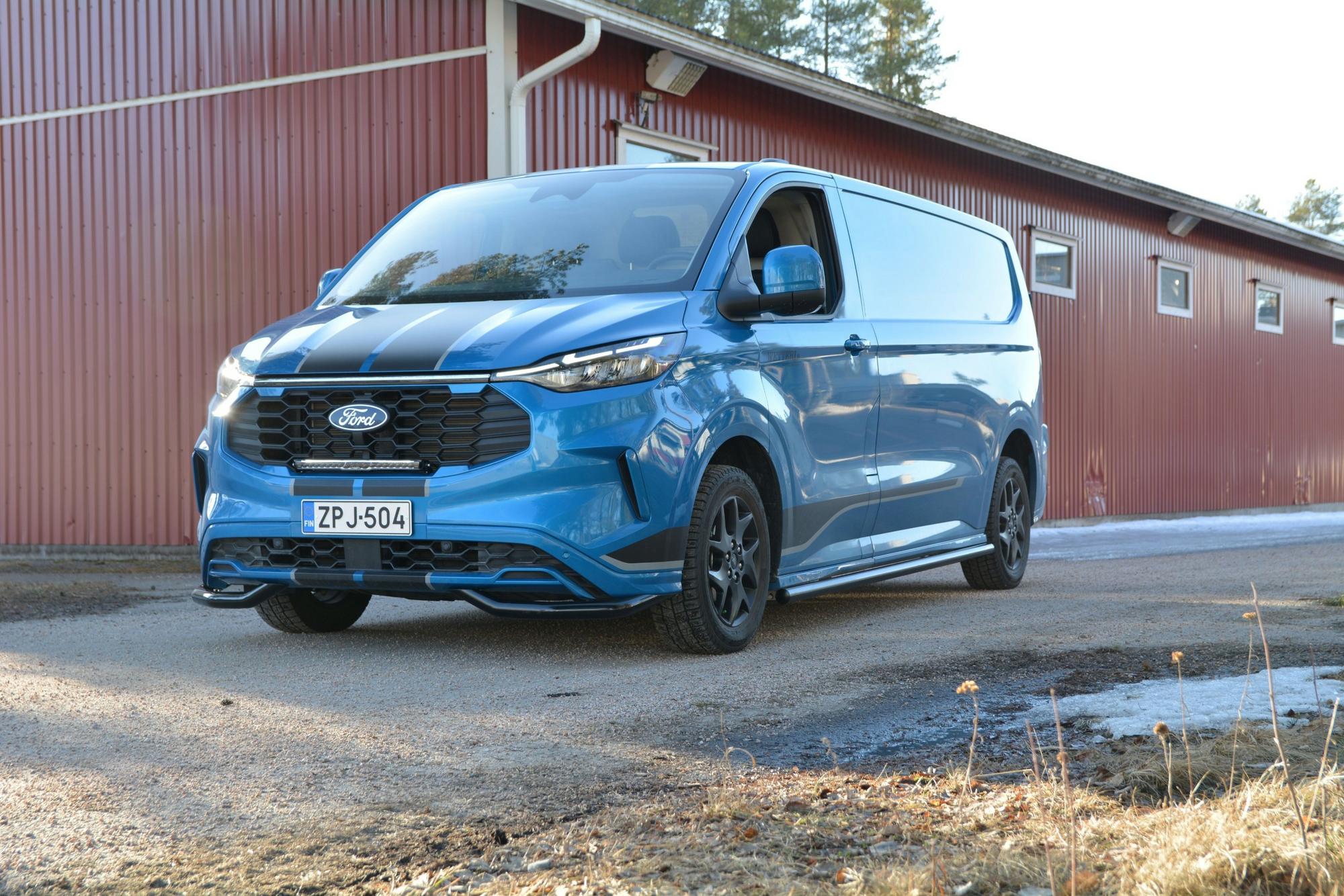Kuvassa Kylkiputket Ford Transit Custom Sport 2023- (60mm)