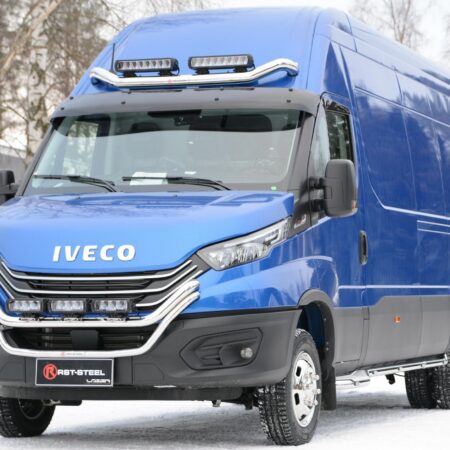 Kuvassa Lisävaloteline Iveco Daily 2019-2024, MY19 + MY22