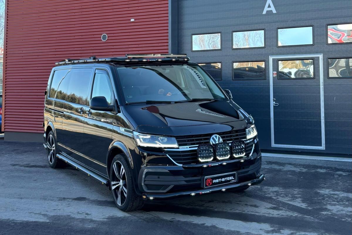 Kuvassa Valoteline katolle VW T6/T6.1 pitkä av (Koko katto)