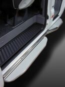 Kuvassa Lisäastin liukuovelle (umpimalli) MB Sprinter 2006-