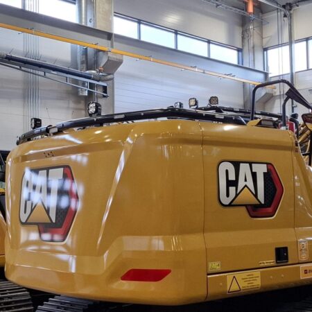 Valoteline taakse Caterpillar NextGen 330 (Premium light kit)