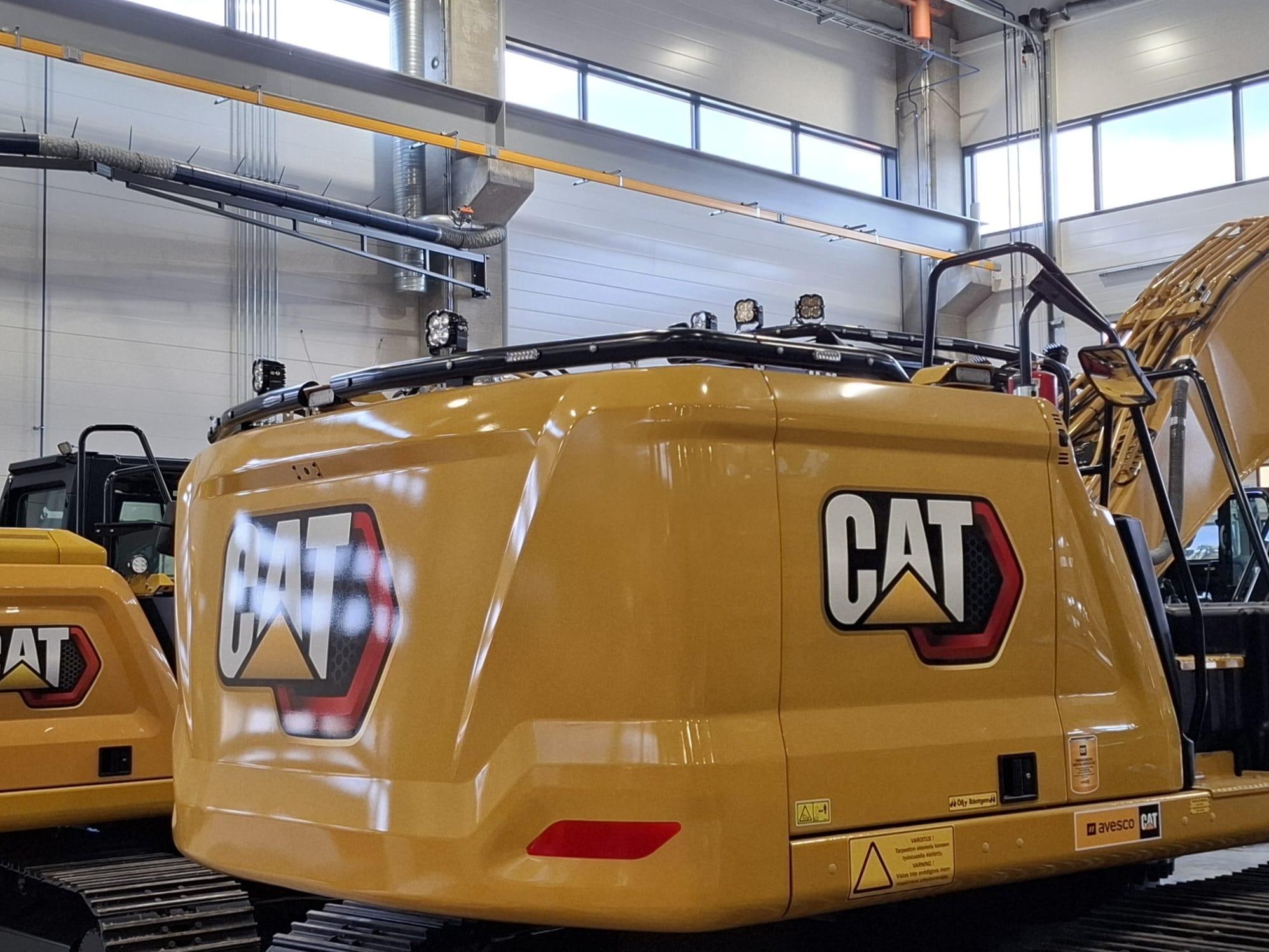 Valoteline taakse Caterpillar NextGen 330 (Premium light kit)