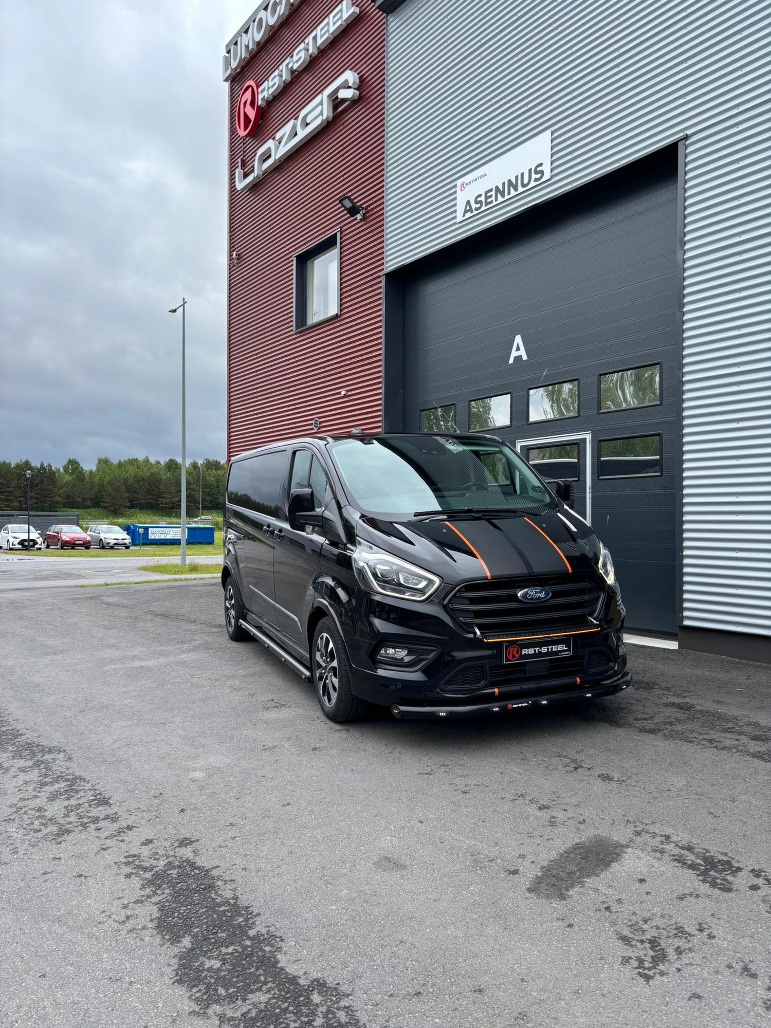 Suorat Kylkiputket Ford Transit Custom Sport, LWB 13-22