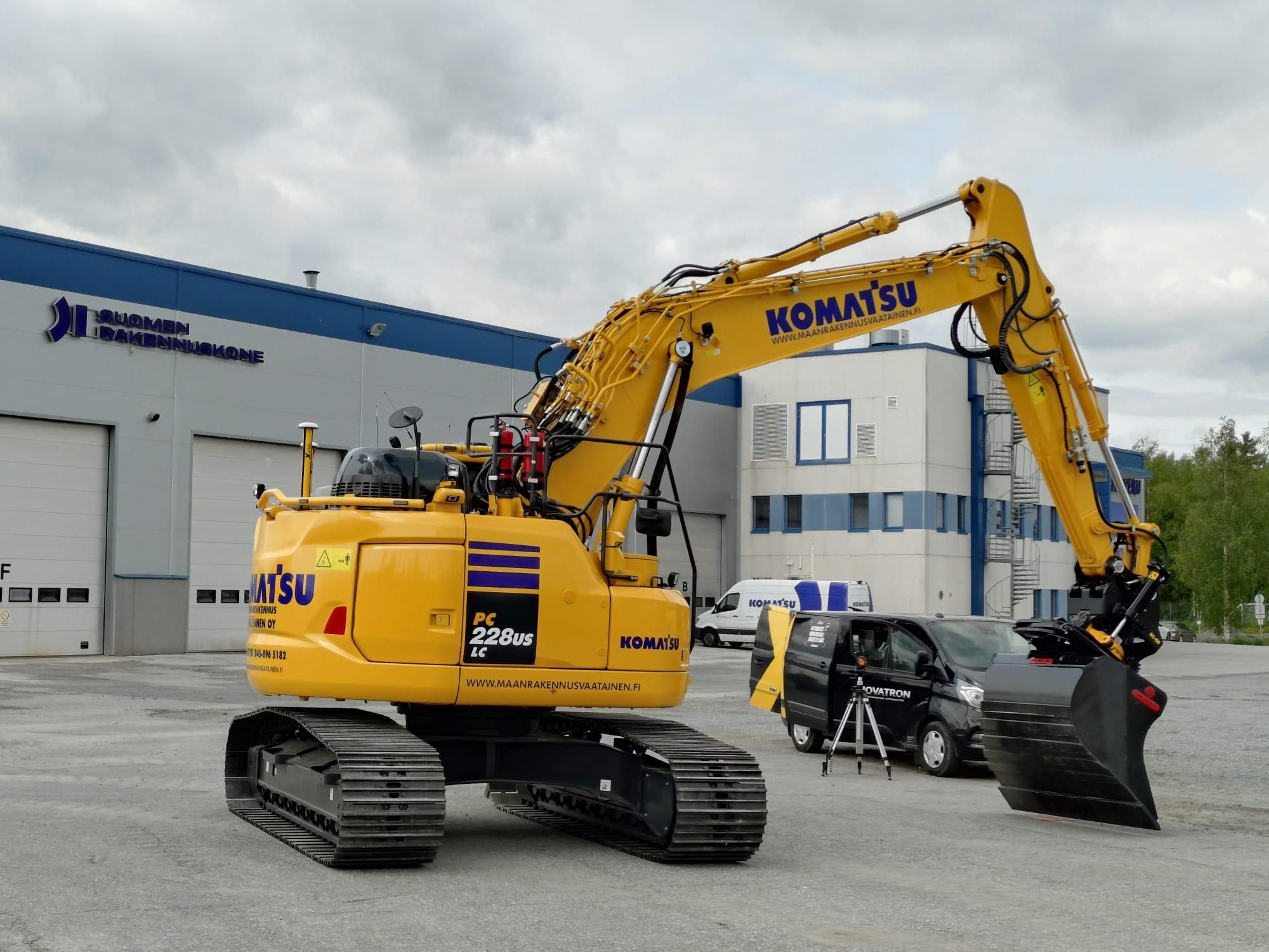 Valoteline taakse Komatsu PC228USLC - Image 2
