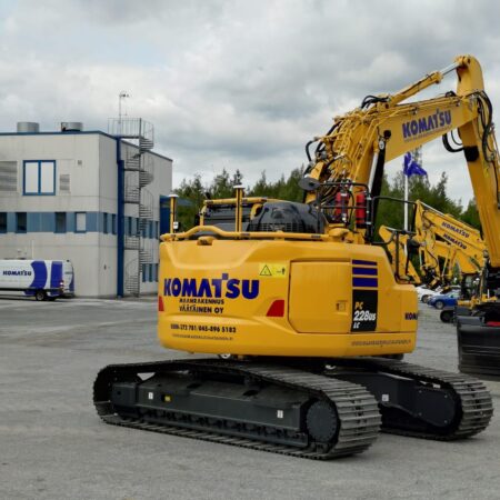 Valoteline taakse Komatsu PC228USLC