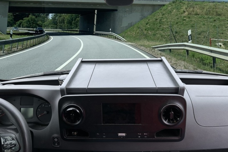 Keskipöytä Luukulla MB Sprinter W907/W910