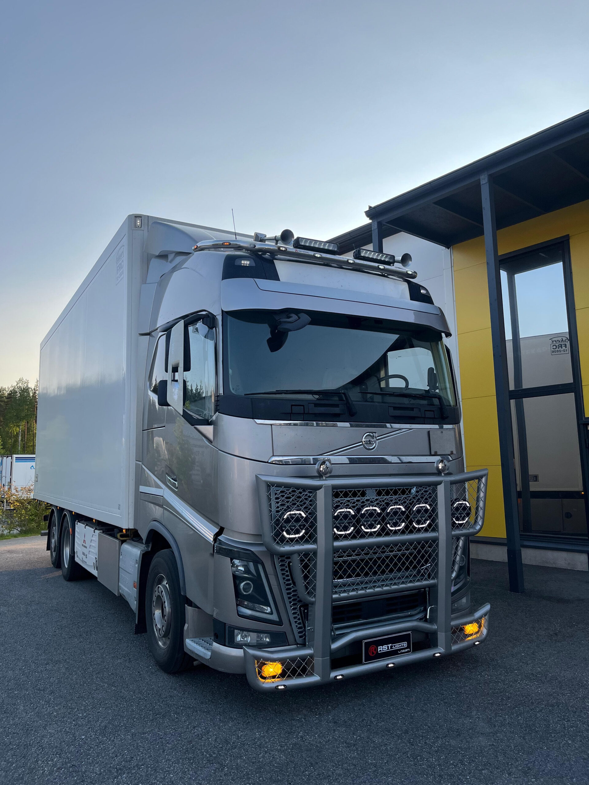 Karjapuskuri Freeway Volvo FH 2021- - Image 2