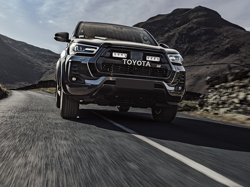 Lazer Grille Kit Toyota Hilux GR Sport 2023- Triple-R 750 Valoilla