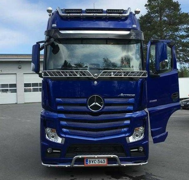 Lisävaloteline katolle jatkoilla MB Actros GigaSpace 2,5m