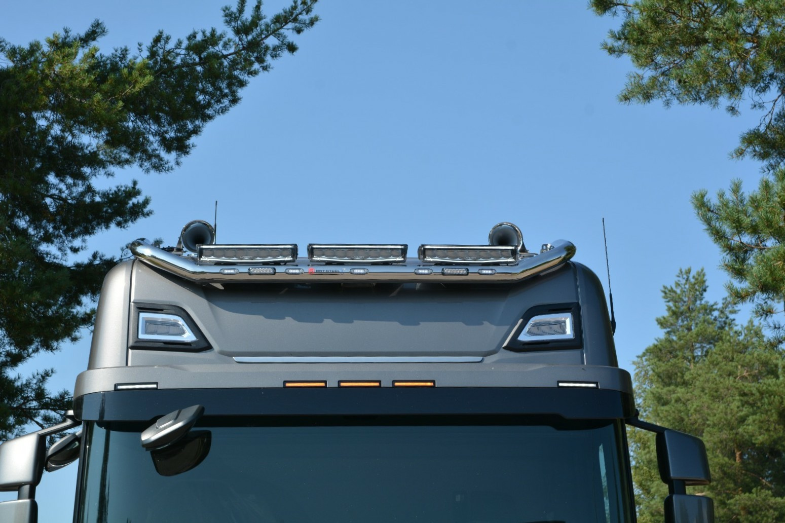 Lisävaloteline katolle sivujatkoilla (20HS12) Scania NG