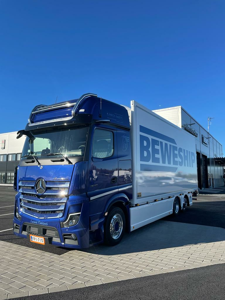 Lisävaloteline katolle MB Actros GigaSpace 2,5m