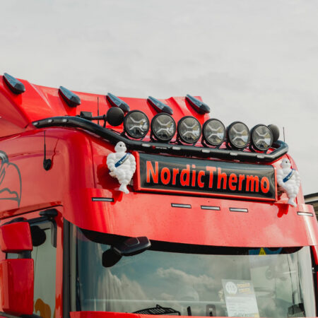 Lisävaloteline katolle jatkoilla (20H) Scania NG 17- Highline