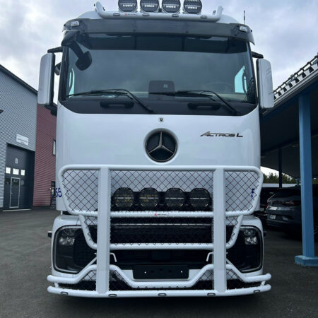 Karjapuskuri Freeway MB Actros L Procabin