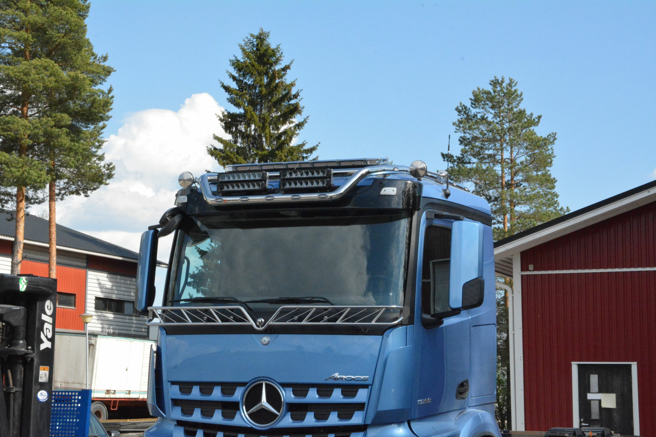 Lisävaloteline katolle sivujatkoilla MB Actros/Arocs ClassicSpace 2,3m L