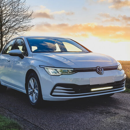 Lazer Grille Kit VW Golf MK8 20-, Linear 18 valoilla