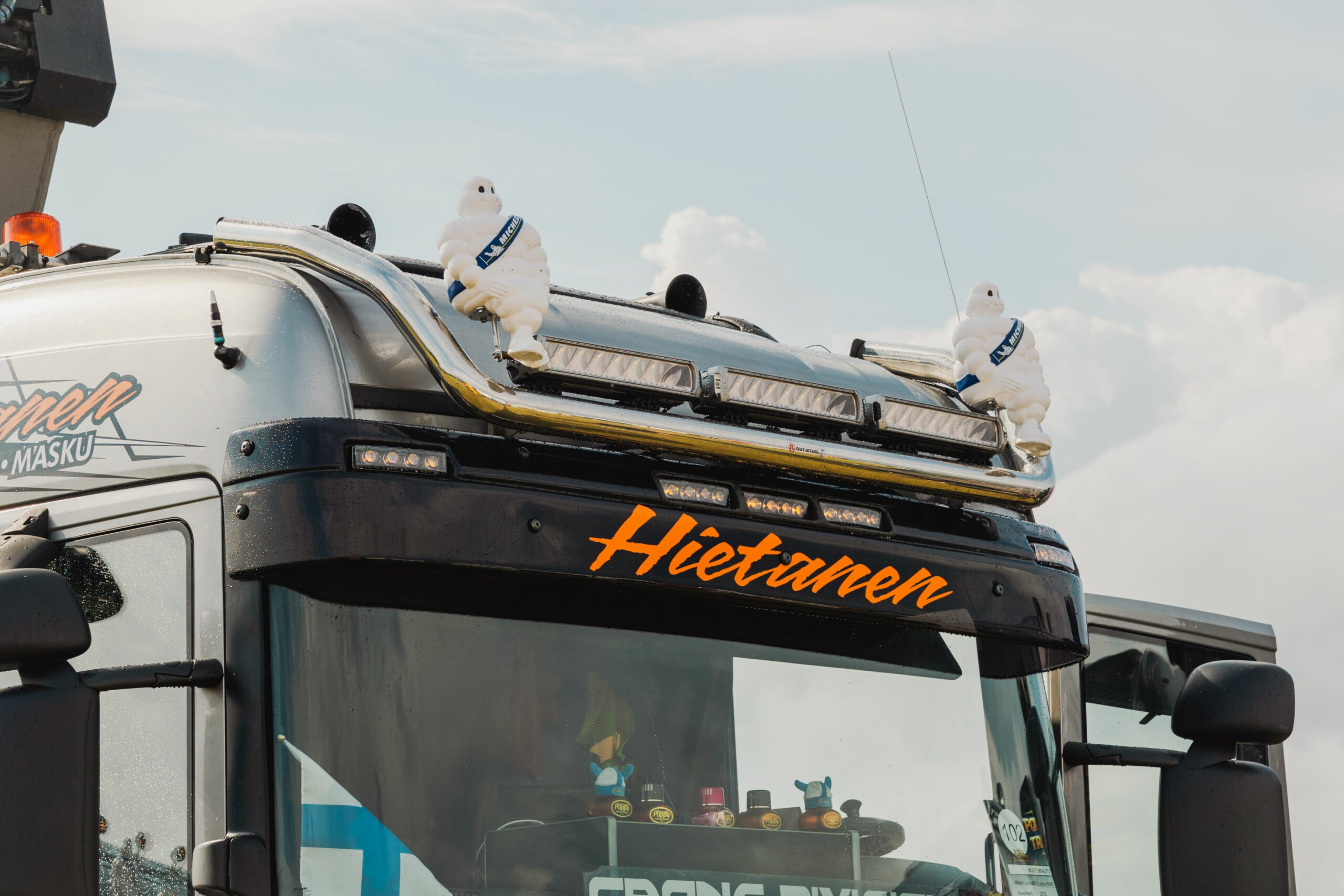 Lisävaloteline katolle Scania Highline 2005-2016 - Image 2