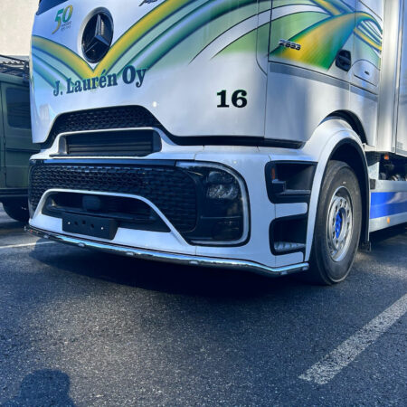 Etuhelmaputki MB Actros ProCabin